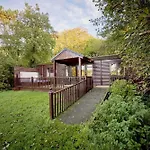 Egret Lodge With Hot-Tub