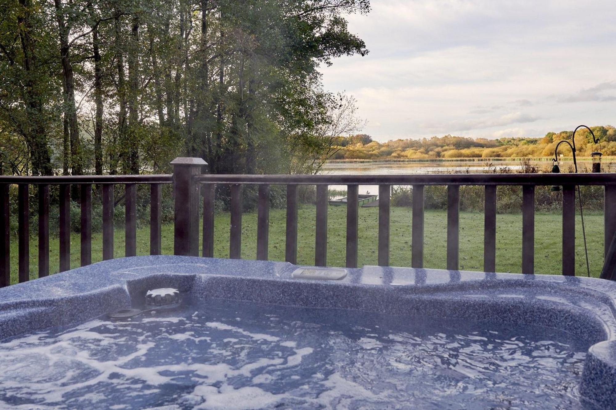 Holiday home Egret With Hot-tub *